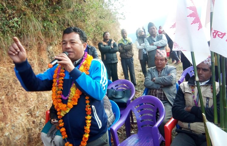 पूर्णबहादुर खड्कालाई हराए ध्रुव शाहीले